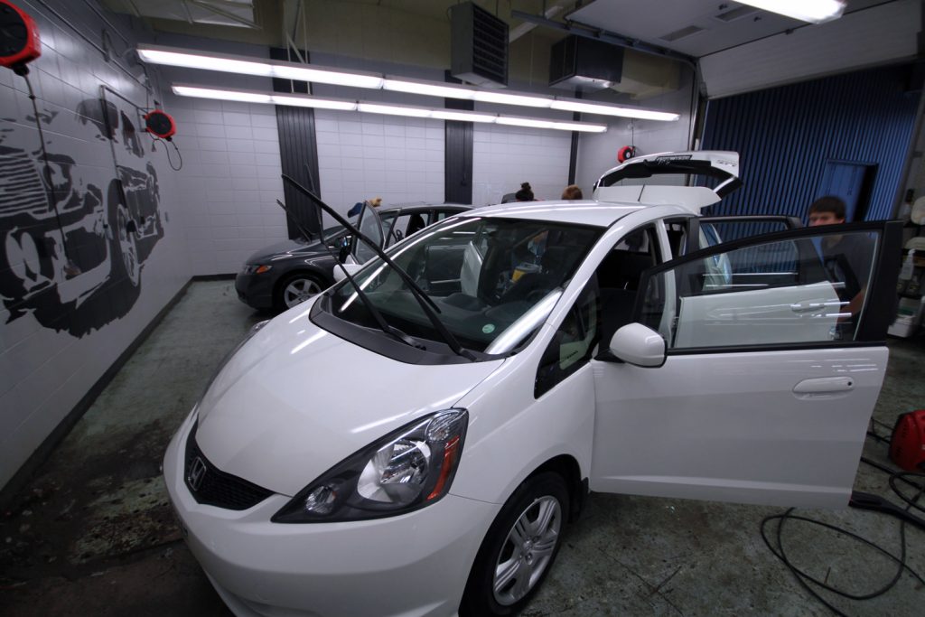 Entreprise du centre de formation en entreprise et récupération (CFER) des Navigateurs - Lave-auto sans eau