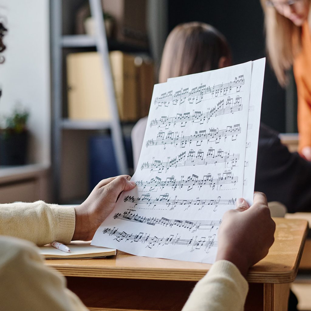 Vie scolaire du centre de formation en entreprise et récupération (CFER) des Navigateurs - Musique