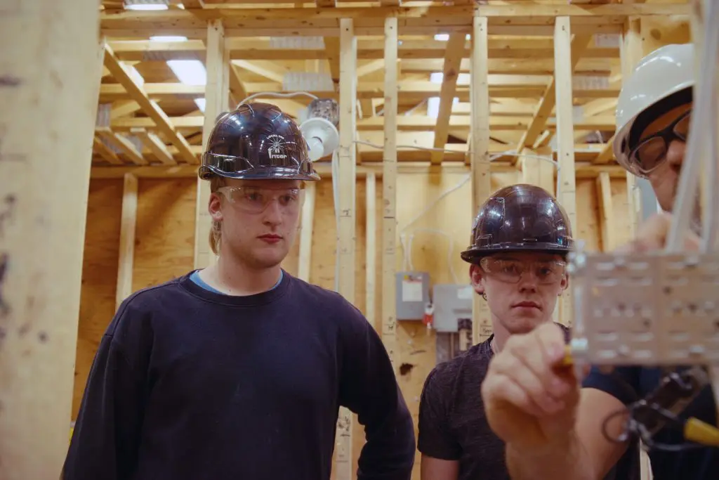 DEP Électricité du centre de formation professionnelle Gabriel-Rousseau : démarre ta carrière plus vite